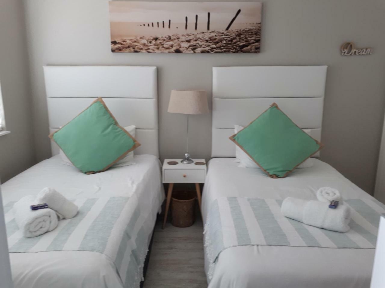 Blouberg Beachfront Apartment Bloubergstrand Extérieur photo