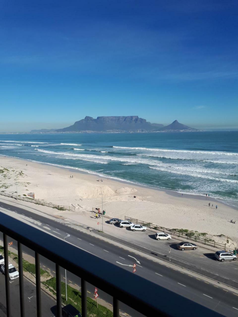 Blouberg Beachfront Apartment Bloubergstrand Extérieur photo